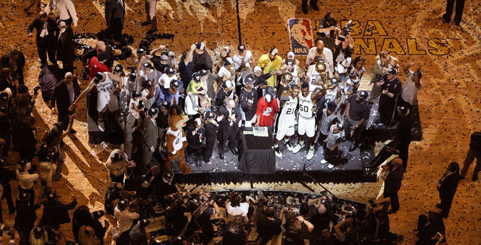 NBA编年史(2002-03):姚明来了! <a href=/24zhibolq/spurs/ target=_blank class=infotextkey>马刺</a>复仇<a href=/24zhibolq/lakers/ target=_blank class=infotextkey>湖人</a>
