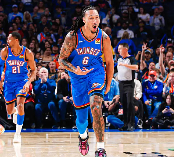 雷霆7连胜登顶西部 137-106大胜鹈鹕